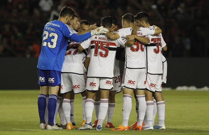 São Paulo x Goiás: onde assistir ao vivo, escalações e desfalques